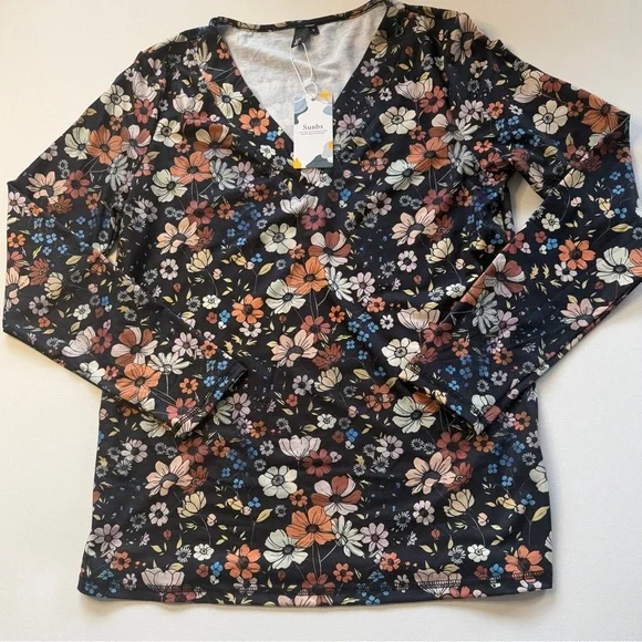 NWT SUNBS Graphic Shirts for Women V Neck Blouses Casual Soft Women Long Sleeve - Picture 2 of 7